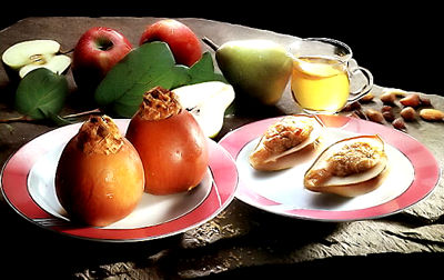 Яблоки запеченные с ванильным соусом